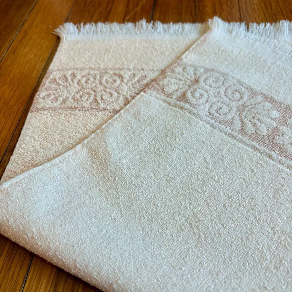 Vintage Cannon Monticello Peach Hand Towel Floral Jacquard Fringe Made in USA